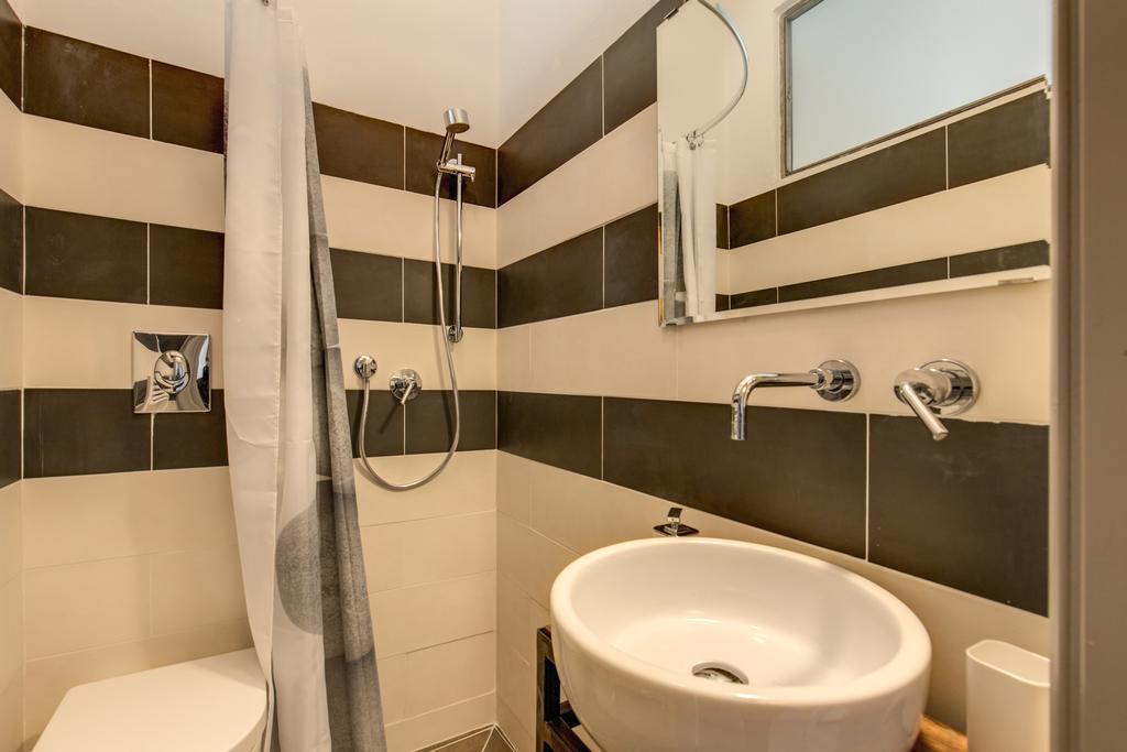 Cinque Terre The Harbour Apt - Two Bathrooms La Spezia Room photo